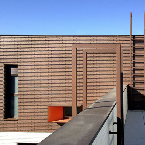 Brique pour façade ventilée - FRONTISS Asturias - La Paloma Cerámicas - creuse / rouge