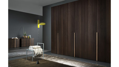 Armoire contemporaine - SEGNO - Rossetto Armobil - en chêne / en noyer / à portes battantes