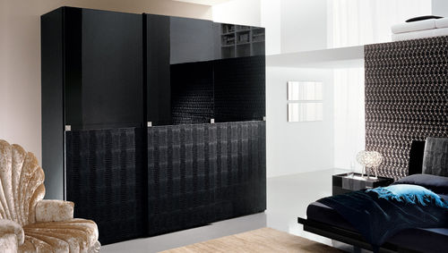 Armoire contemporaine - DIAMOND - Rossetto Armobil - en bois laqué brillant / en cuir / à porte coulissante