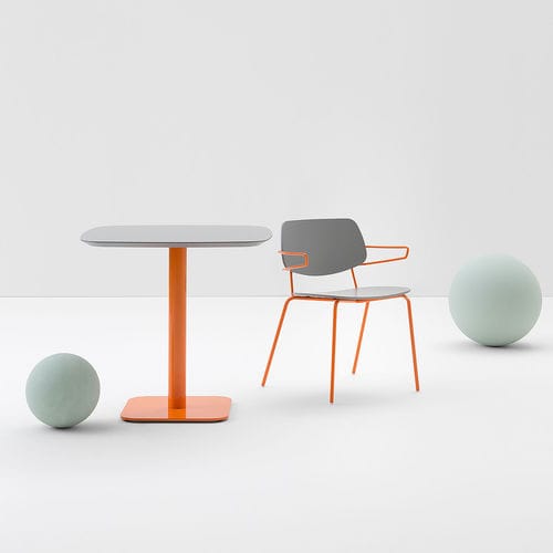 Table bistrot contemporaine - DOLL - Billiani - en bois laqué / en hêtre / en bois teinté