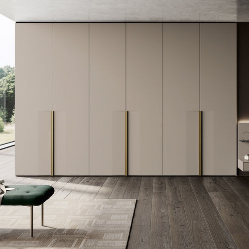 Armoire contemporaine - FRECCIA  - Dall'Agnese - en bois laqué mat / en mélaminé / à portes battantes