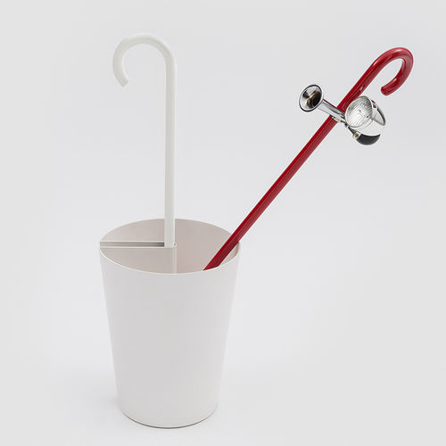 Porte-parapluie en métal peint - BINCAN - Danese - plastique ABS / par Naoto Fukasawa