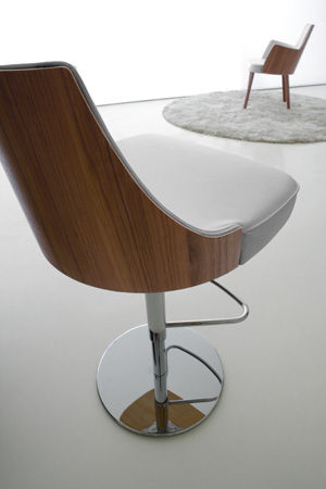 Chaise de bar contemporaine - MILA - Compar - en noyer / piètement central / pivotante