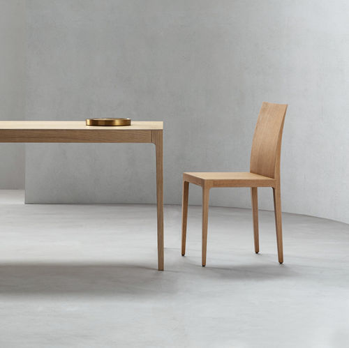 Chaise contemporaine - ANNA - Crassevig - d'intérieur / en contreplaqué moulé / avec piètement en bois massif