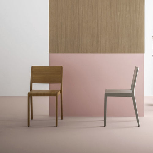 Chaise contemporaine - ESSE - Crassevig - de cuisine / en tissu / en bois massif