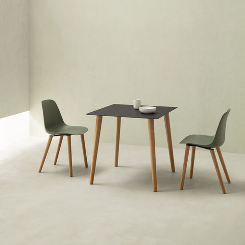 Chaise contemporaine - Pola Light - Crassevig - d'intérieur / en polypropylène / avec piètement en aluminium