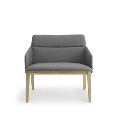 Chauffeuse contemporaine - Aura - Crassevig - en tissu / en bois massif / tapissée