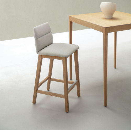 Chaise de bar contemporaine - Anna - Crassevig - d'intérieur / en contreplaqué moulé / avec piètement en bois massif