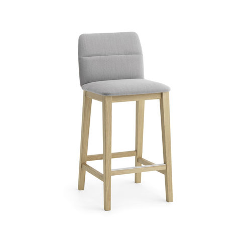 Chaise de bar contemporaine - Aura - Crassevig - d'intérieur / en tissu / avec piètement en bois massif