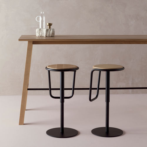 Tabouret de bar contemporain - Otto HA - Crassevig - en bois / avec piètement en acier / piètement central