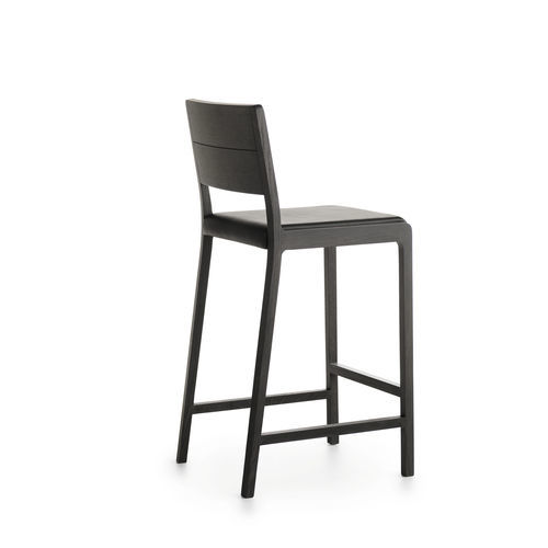 Chaise de bar contemporaine - ESSE - Crassevig - d'intérieur / en contreplaqué moulé / avec piètement en bois massif