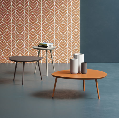 Guéridon design scandinave - GOCCE - Doimo Salotti - en MDF / avec piètement en bois / triangulaire