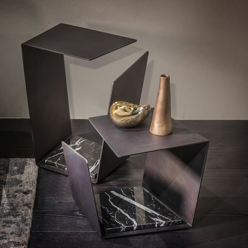 Table d'appoint contemporaine - ESSENTIAL - Emmemobili - en métal / avec piètement en marbre / résidentielle