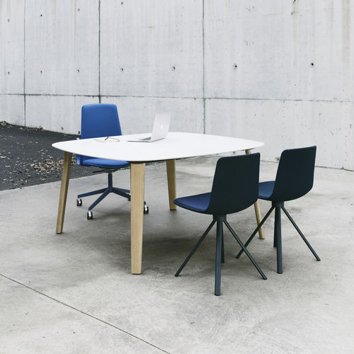 Table contemporaine - LTS  - Enea - en HPL / en Fenix NTM® / avec piètement en fonte d'aluminium