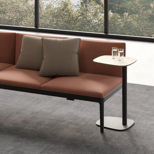 Table d'appoint contemporaine - PUCK - Enea - en chêne / en HPL / en Fenix NTM®
