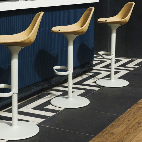 Chaise de bar contemporaine - Mate Lift - Enea - d'intérieur / en cuir / avec piètement en acier