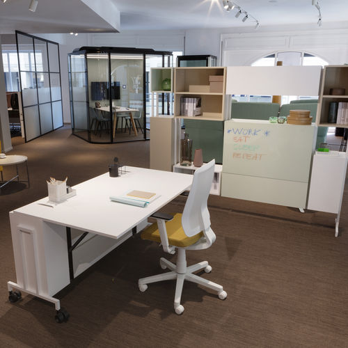 Bureau sur pied - MOBILE - ESTEL - contemporain / en bois / droit