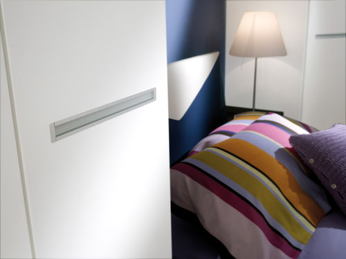 Armoire contemporaine - SPAZIANTE - 2 - Faer Ambienti - en bois / à portes battantes / pont de lit