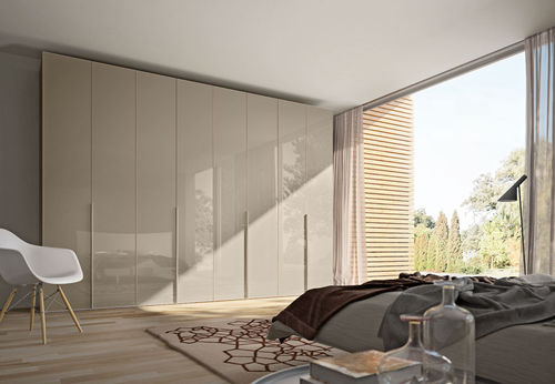 Armoire contemporaine - WING - 1 - Faer Ambienti - en bois / à portes battantes