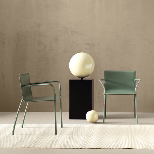 Chaise de salle à manger contemporaine - LYS P  - fasem - d'intérieur / en cuir / avec piètement en acier