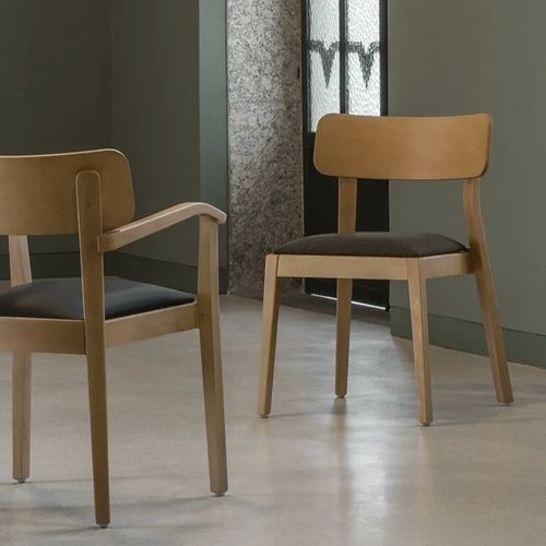Chaise contemporaine - SUZANNE EMP - Fenabel- The heart of seating - d'intérieur / en tissu / avec piètement en bois