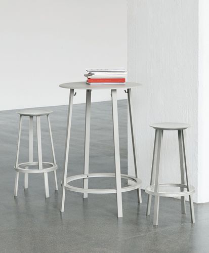 Table mange-debout contemporaine - REVOLVER  - Hay a/s - en acier à revêtement par poudre / ronde / professionnelle