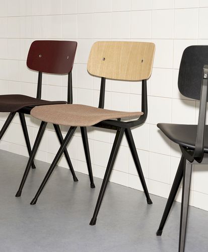 Chaise contemporaine - RESULT - Hay a/s - d'intérieur / en chêne / avec piètement en tôle d'acier