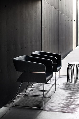 Chaise contemporaine - MATRIX - La Cividina - en tissu / en cuir / avec piètement en métal