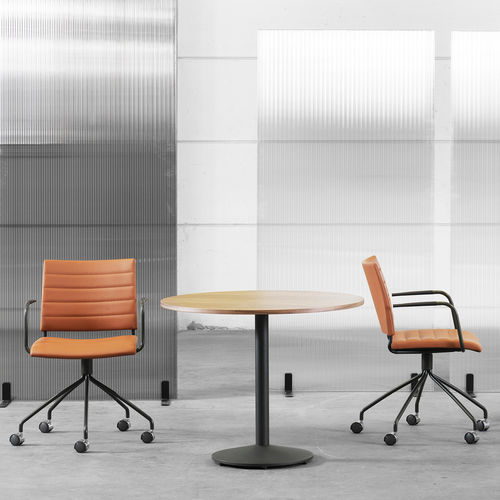 Chaise contemporaine - SPIRA - Lammhults Möbel AB - d'intérieur / en tissu / en cuir