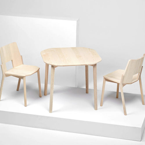 Table contemporaine - TRONCO - Mattiazzi - en frêne / avec piètement en bois / empilable