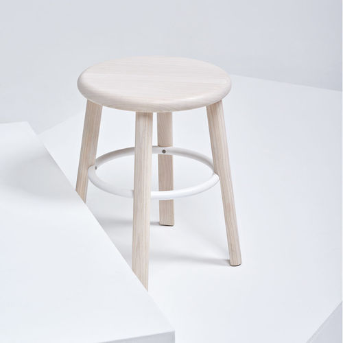 Tabouret contemporain - SOLO - Mattiazzi - en chêne / en frêne / avec piètement en bois