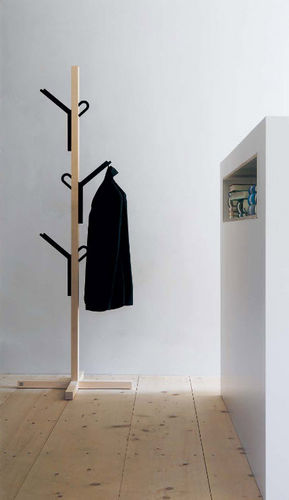Porte-manteau sur pied - STECKLING - Moormann Nils Holger - contemporain / en bois