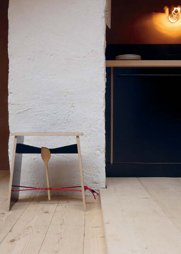 Tabouret contemporain - STRAMMER MAX - Moormann Nils Holger - en bois / 3 pieds