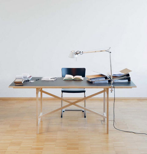 Bureau contemporain - EGON - Moormann Nils Holger - en frêne / 4 pieds