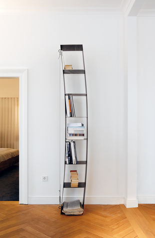 Étagère contemporaine - GESPANNTES REGAL - Moormann Nils Holger - en acier inoxydable