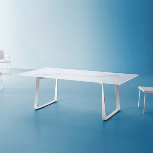 Table contemporaine - HAMPTONS GRAPHICS - Roberti Rattan - en métal / en HPL / avec piètement en métal