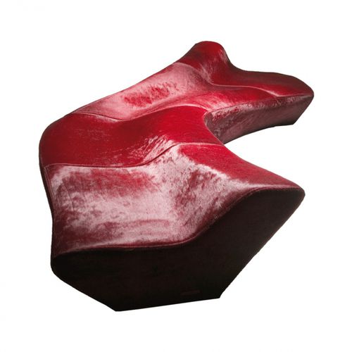 Canapé design original - MORAINE  - Sawaya & Moroni - en peau de bête / rouge / par Zaha Hadid