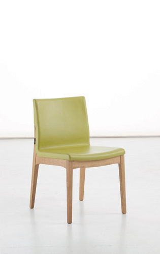 Chaise contemporaine - LULA - Sedit - en cuir / avec piètement en bois / tapissée