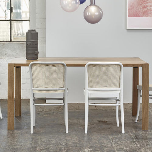 Table à manger contemporaine - Ink_44 - TON a.s. - en chêne / en hêtre / avec piètement en chêne