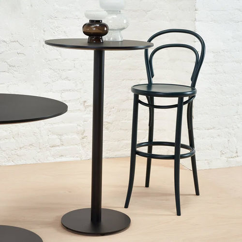 Table bistrot contemporaine - 421 629 - TON a.s. - en chêne / en hêtre / avec piètement en acier