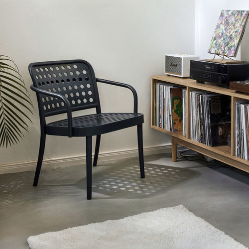 Fauteuil contemporain - 822 - TON a.s. - en hêtre / en contreplaqué / en bois laqué
