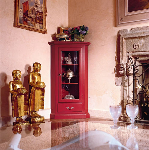 Vitrine classique - COLUMBA - Tonin Casa - en bois laqué / avec tiroirs / avec portes battantes