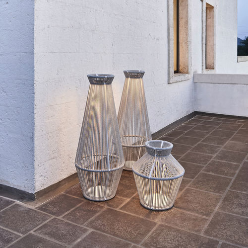 Lampe sur pied - CRICKET  - Varaschin - en aluminium peint / en fibres synthétiques / contemporaine