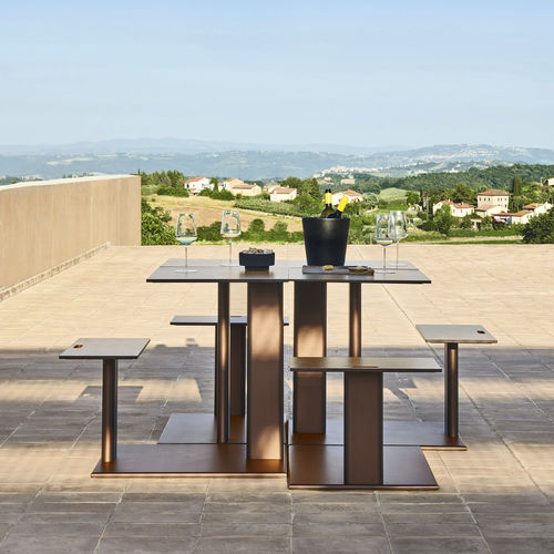 Ensemble table et bancs contemporain - PLINTO Sit & Eat - Varaschin - en aluminium peint / en HPL / de terrasse