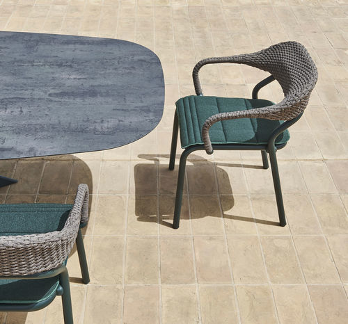 Chaise de jardin contemporaine - NOSS - Varaschin - de terrasse / en tôle perforée / en tissu