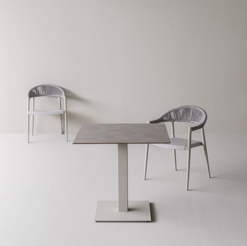 Pied de table en acier - TIGHT - Varaschin - contemporain / pour table mange-debout / professionnel
