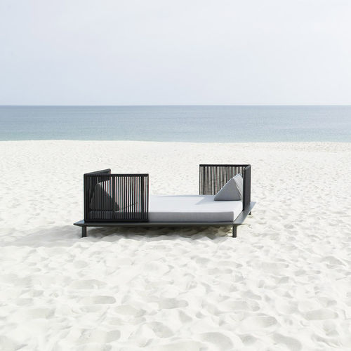 Bain de soleil contemporain - SUNMOON Vis-à-vis - Varaschin - en tissu / en aluminium peint / en résine tressée