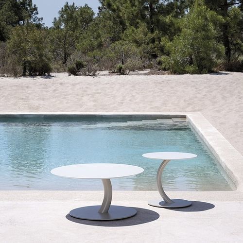 Table basse contemporaine - FLEXION - Varaschin - en céramique / en HPL / avec piètement en acier à revêtement par poudre