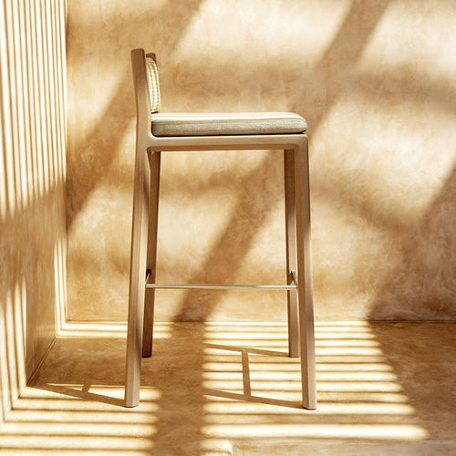 Tabouret de bar contemporain - GIANNA - Varaschin - en tissu / avec piètement en iroko / 4 pieds