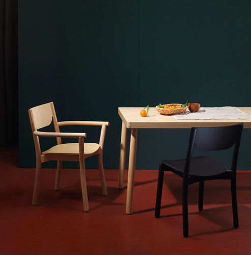 Chaise contemporaine - Nico - Zilio A&C - d'intérieur / en frêne / en contreplaqué